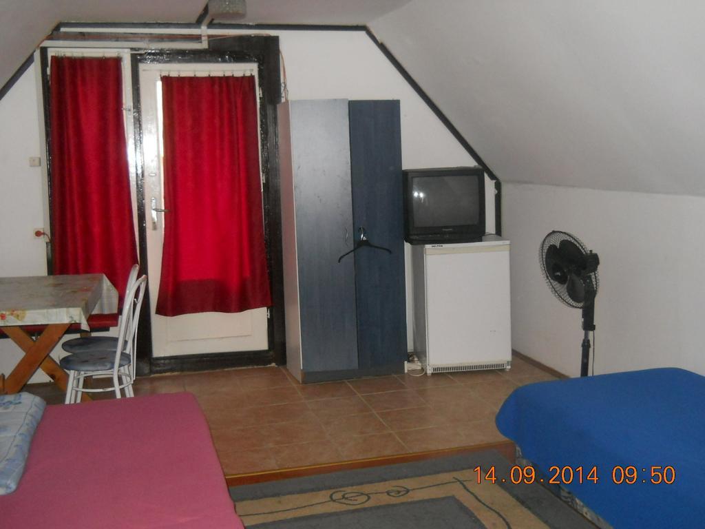 Villa Fenyves Nyaralo à Hajdúszoboszló Chambre photo